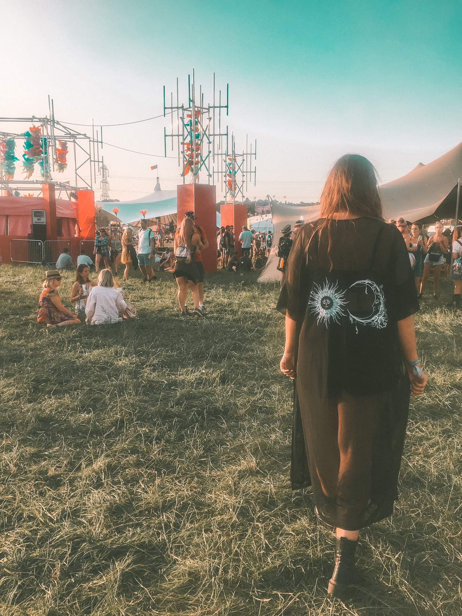 first-time festival survival guide - glastonbury festival wearing boohoo kimono